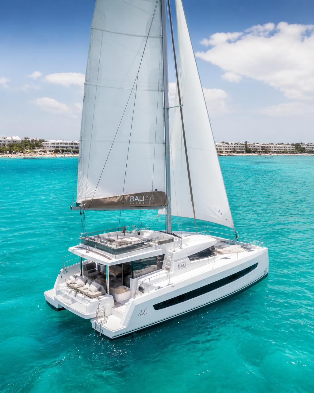 Bali 4.6 - Catamarán